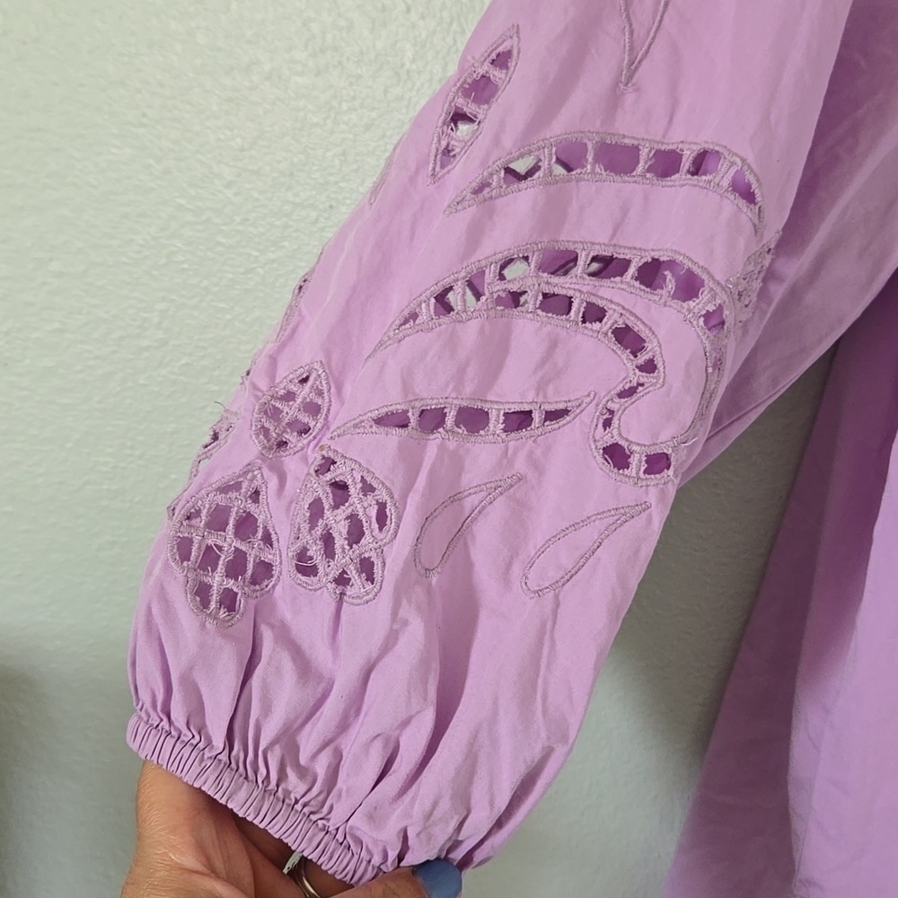 Vince Camuto | Lilac Cotton Blouse Size XS - Picture 4 of 7